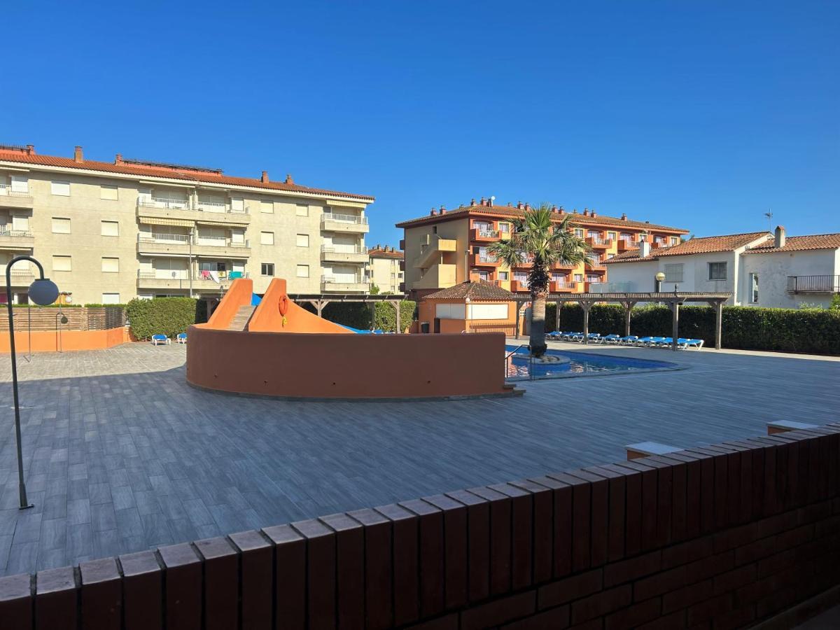 Apartamentos Familiares Sa Gavina Estartit 레스타르티트 외부 사진